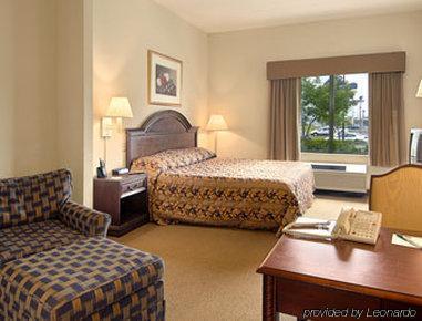 Hotel Savannah South - I-95 Gateway By Ihg